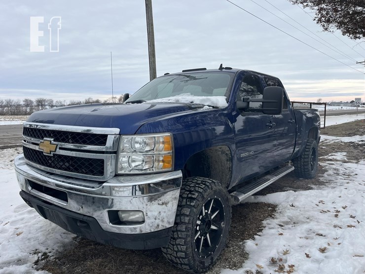 chevrolet-silverado-2500hd-ltz-image-35