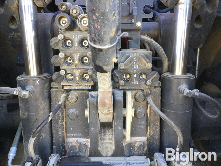 case-ih-magnum-340-image-19