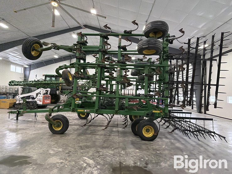 john-deere-2210-image-8