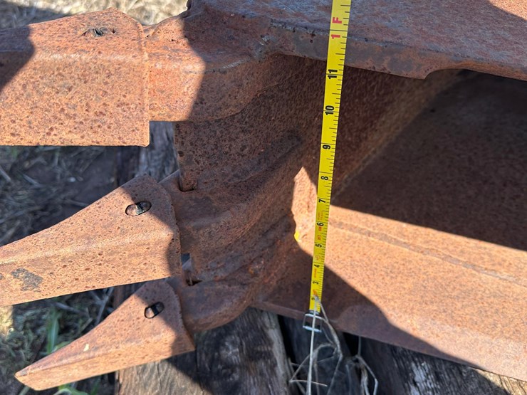 massey-ferguson-60-excavator/backhoe-buckets-image-12