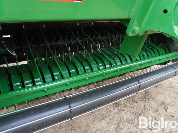 2024-john-deere-561m-image-19