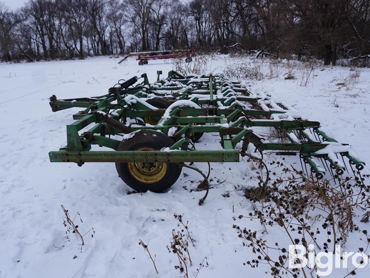 john-deere-24-image-8