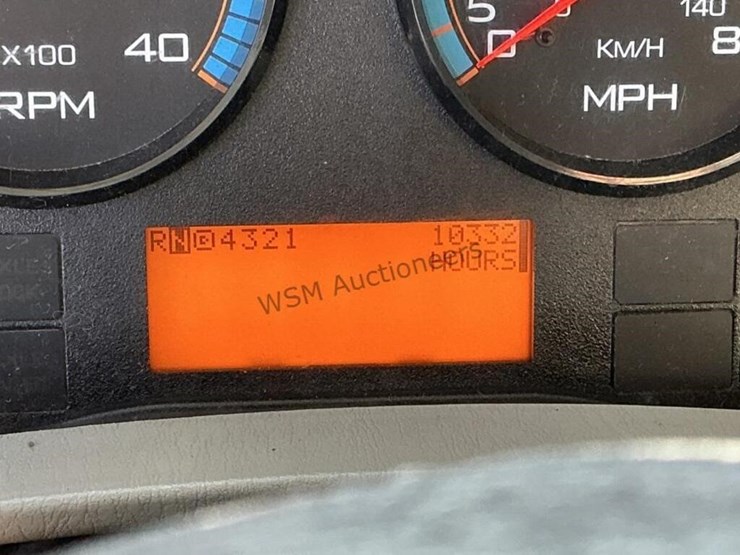 2015-international-7400-image-29