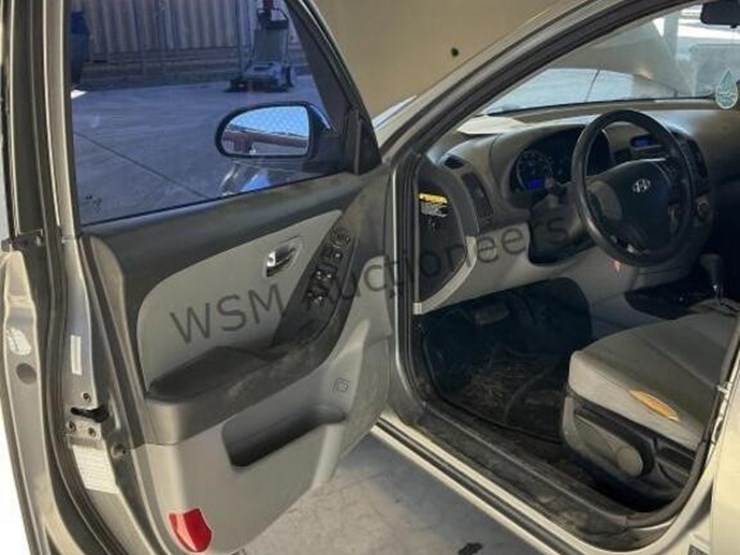 2010-hyundai-elantra-sdn-image-22