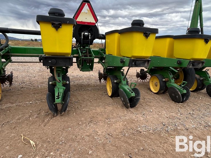 john-deere-7300-image-11