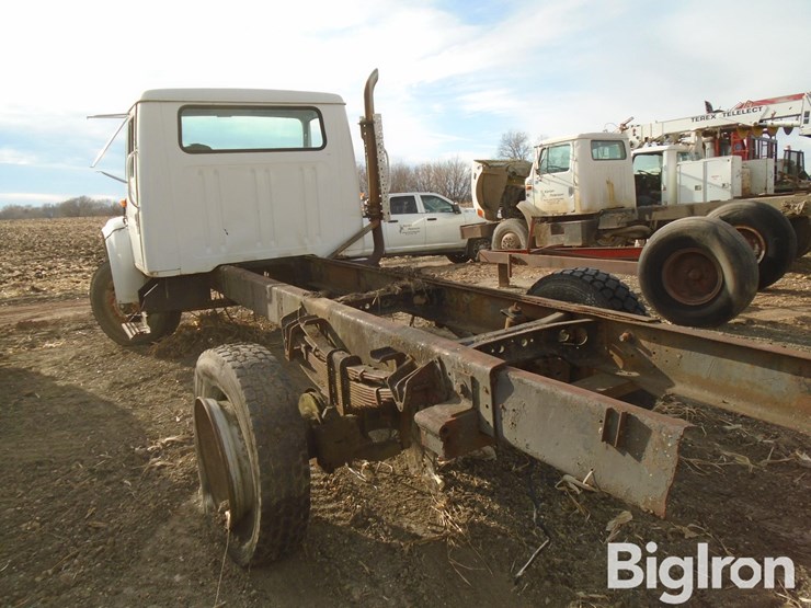 international-4700-image-7