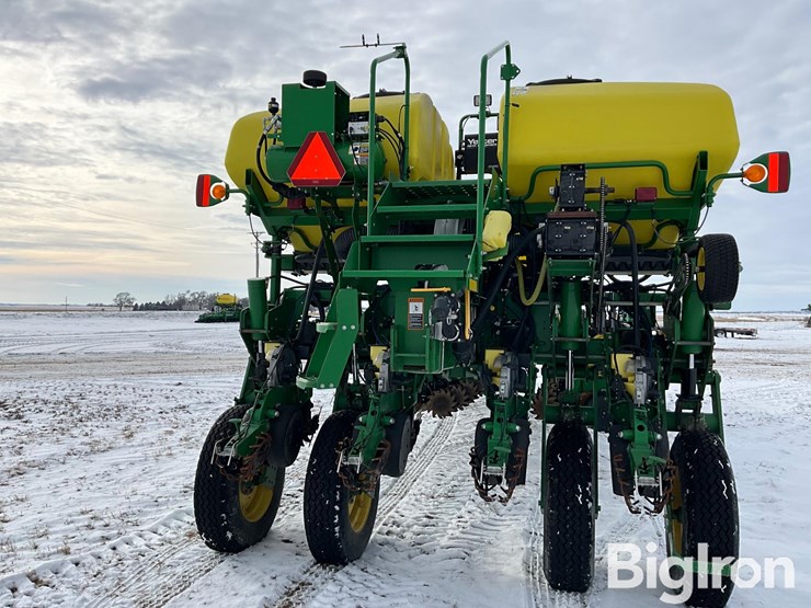 2010-john-deere-1770nt-image-6