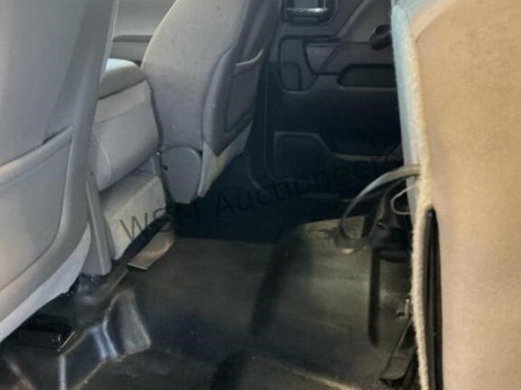 2015-chevrolet-silverado-2500hd-image-22