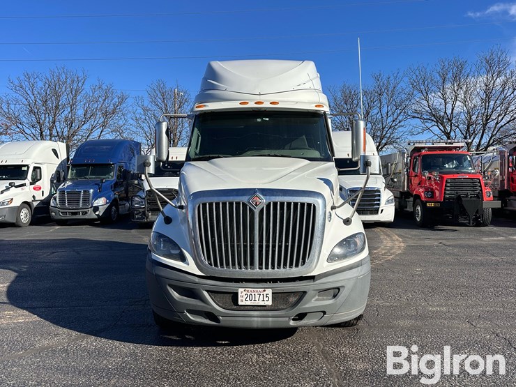 2016-international-prostar-image-2