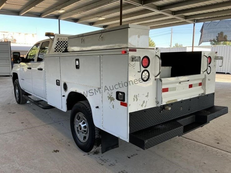 2015-chevrolet-silverado-2500hd-image-5