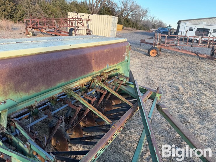 john-deere-8300-image-11