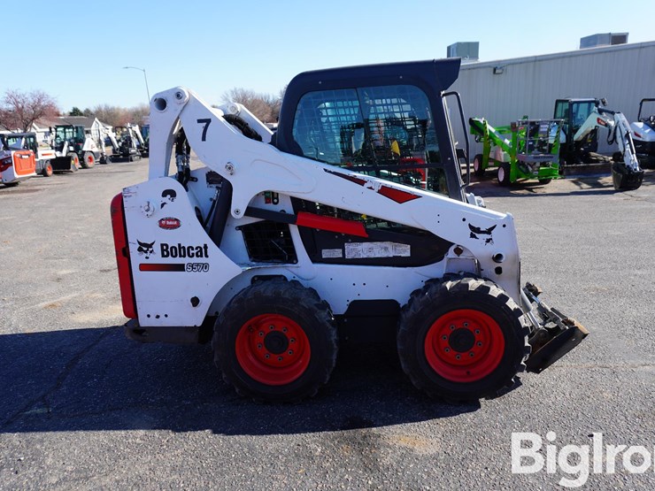 2019-bobcat-s570-image-4