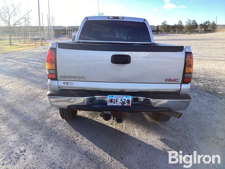 2004-gmc-k2500-image-6