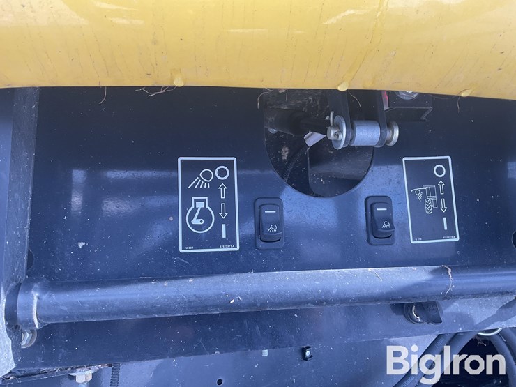 new-holland-cr8090-image-15