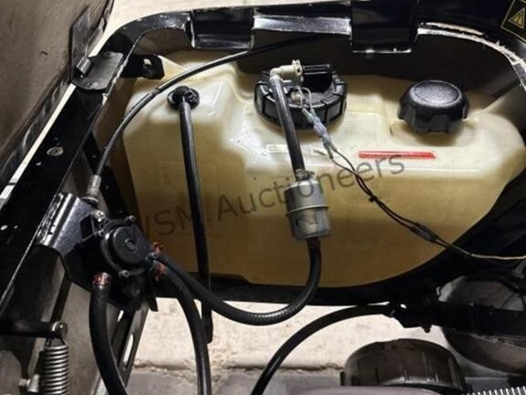 2010-ez-go-sport-2+2-golf-cart-image-15