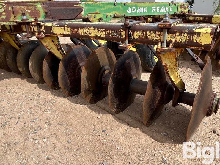 john-deere-t0340-offset-breaking-disk-harrow-image-9