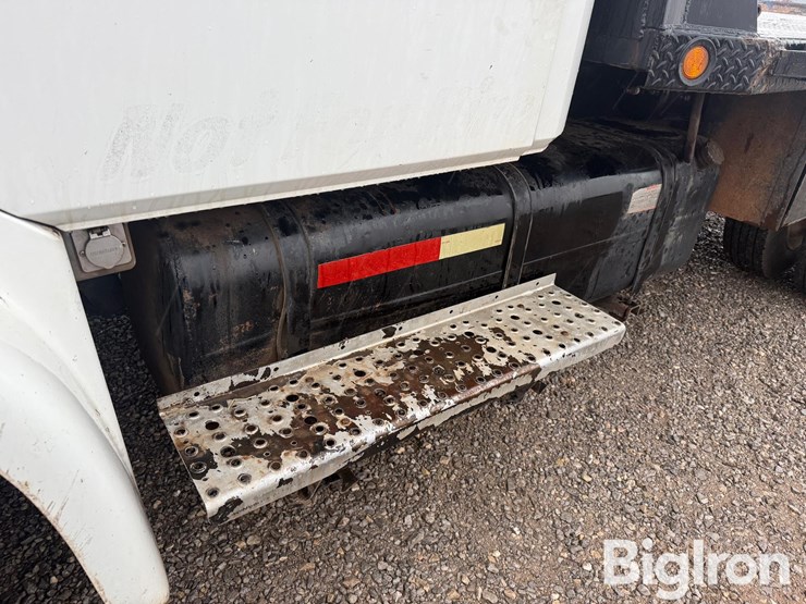 freightliner-fl60-image-11