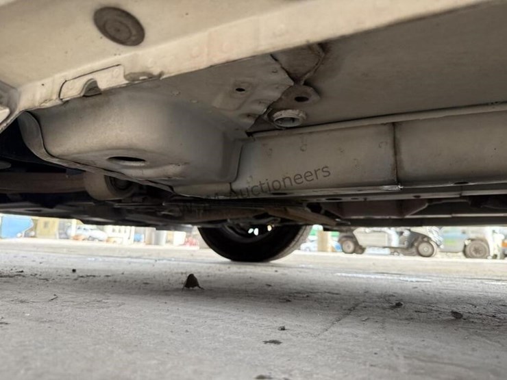 2011-chevrolet-cruze-lt-sdn-image-25