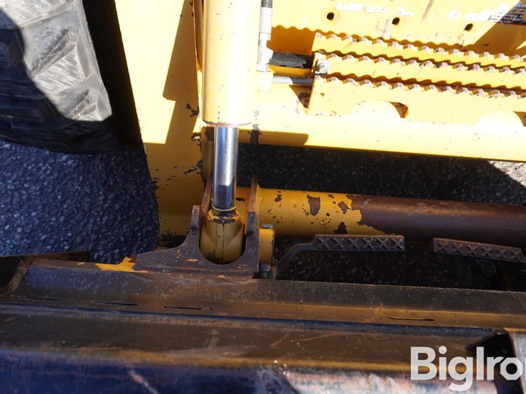 john-deere-317-image-14