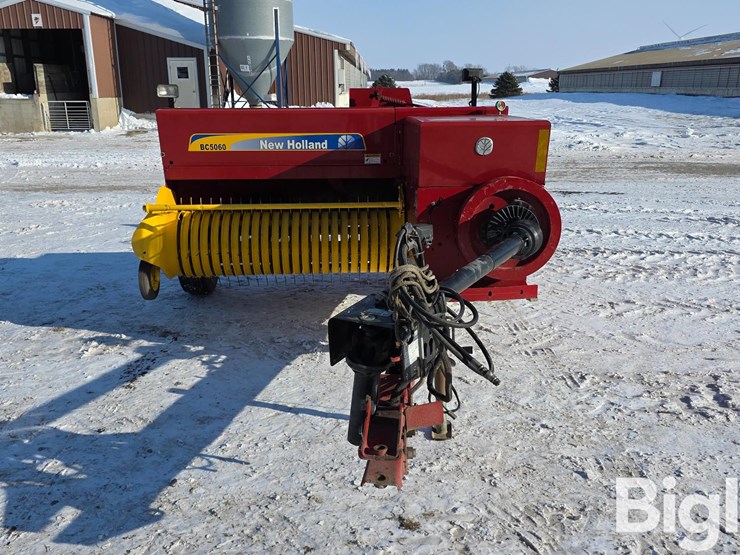 2015-new-holland-bc5060-image-2