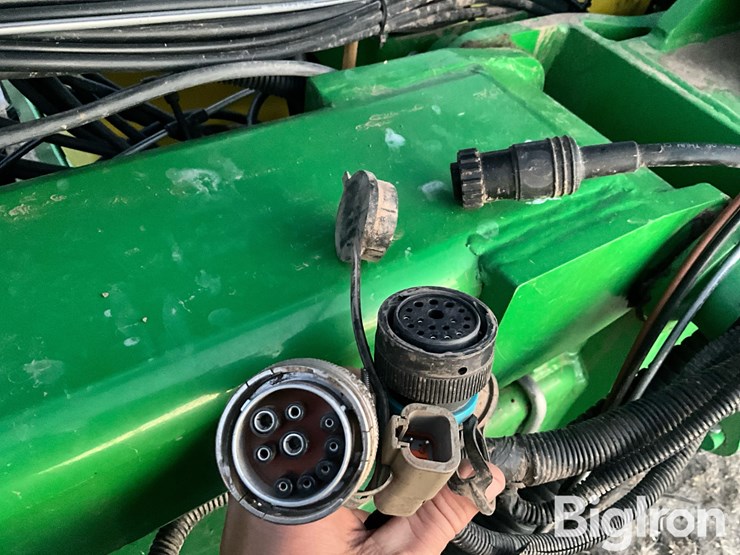 john-deere-1720-image-13