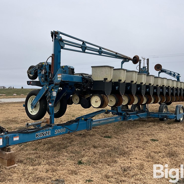 KINZE 2600