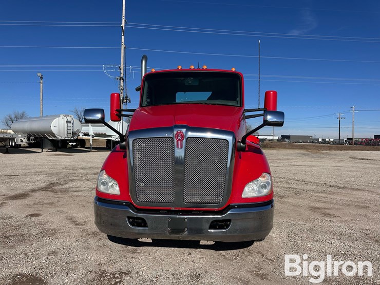 2019-kenworth-t680-image-2