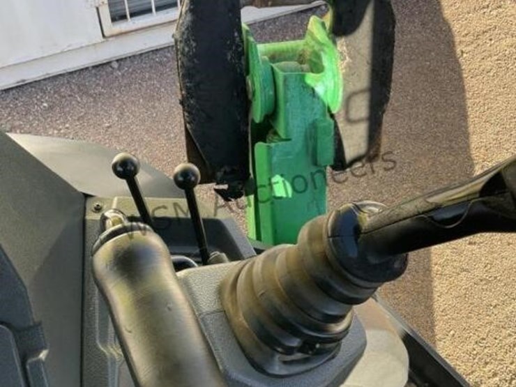 2018-deere-310l-ep-image-21