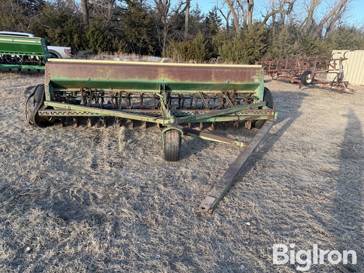 john-deere-8300-image-2