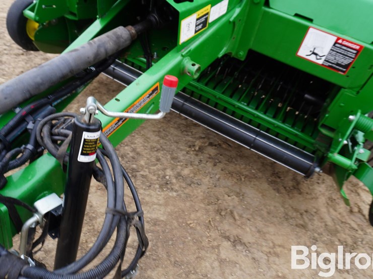 2024-john-deere-561m-image-14