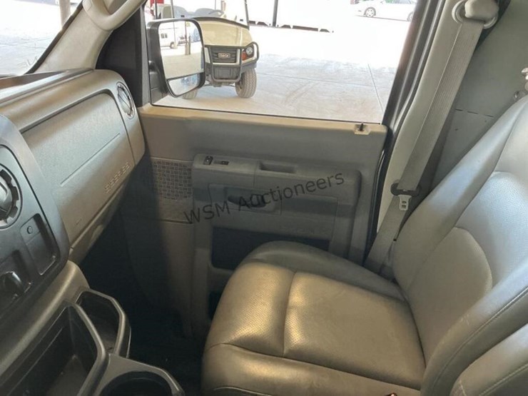 2009-ford-e150-image-21