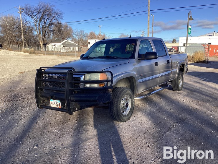 2004-gmc-k2500-image-1