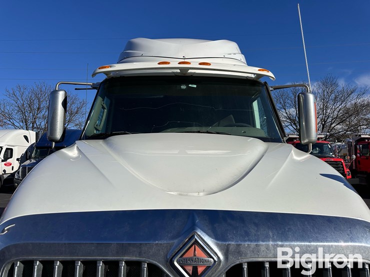 2016-international-prostar-image-12