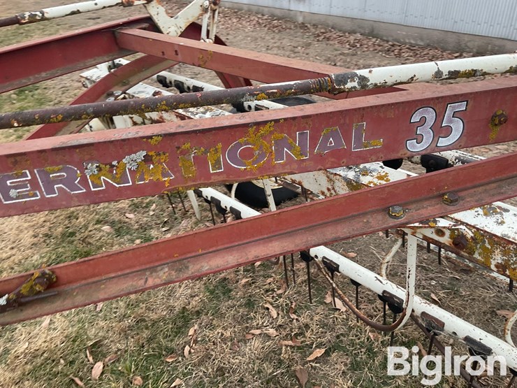 international-35-image-12