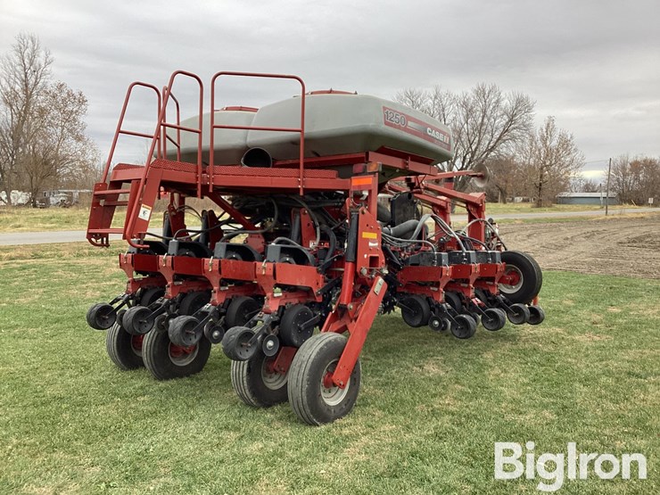2010-case-ih-1250-image-5
