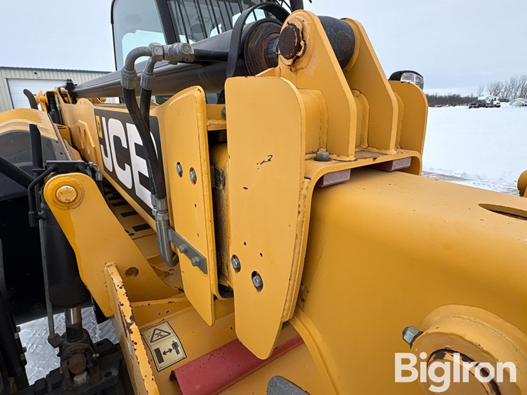 jcb-550-140-image-18