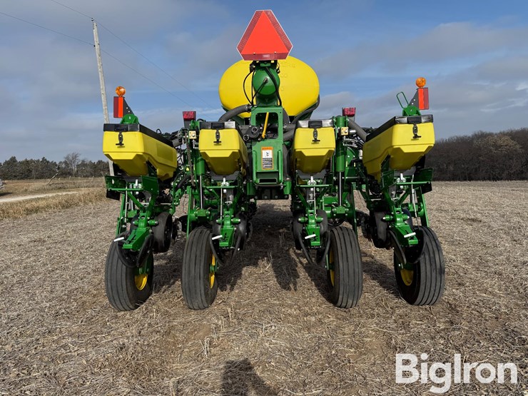 2019-john-deere-1775-image-6