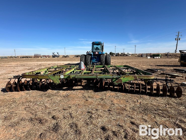 john-deere-235-image-6