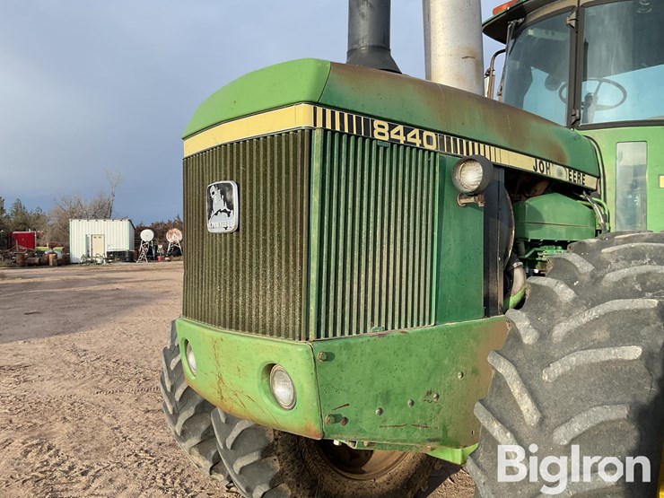 john-deere-8440-image-19