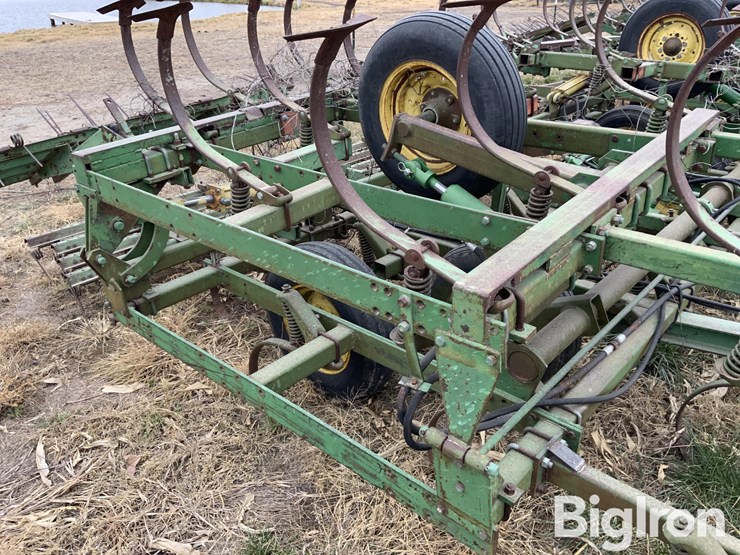 john-deere-25-image-18