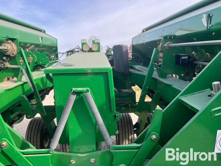 great-plains-bd7600-26-image-11