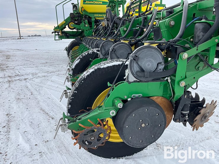 2010-john-deere-1770nt-image-19