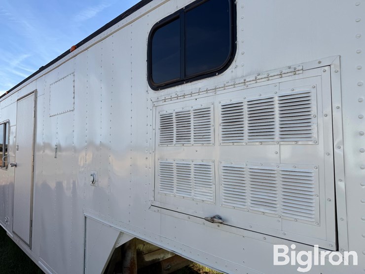 1979-44'-tri/a-aluminum-horse-trailer-w/living-quarters-image-18