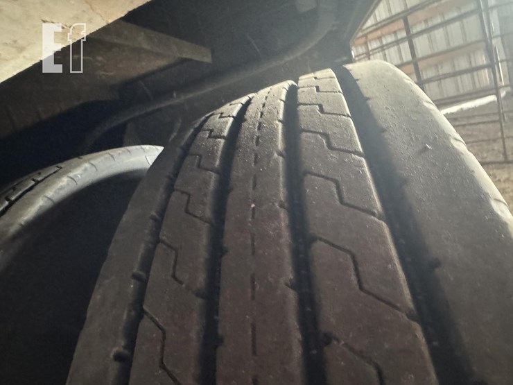 2024-timpte-grain-trailer-image-12