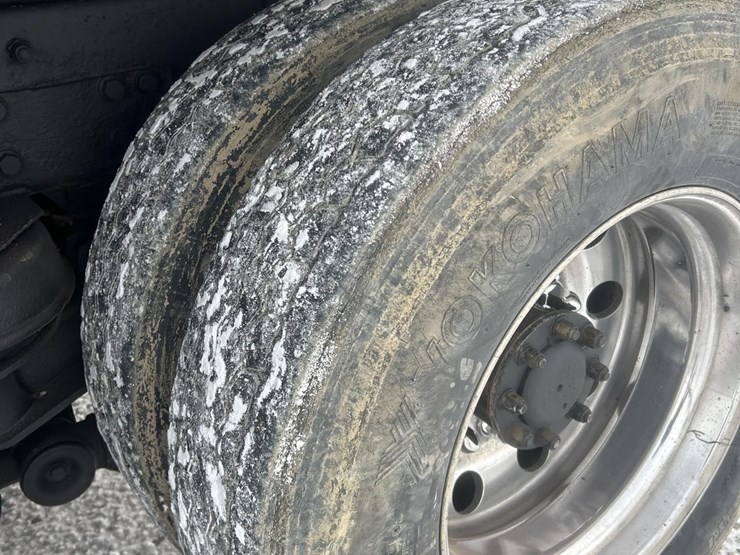 1997-peterbilt-357-image-24