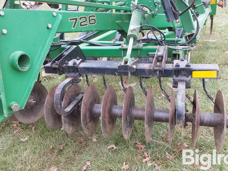 john-deere-726-image-13