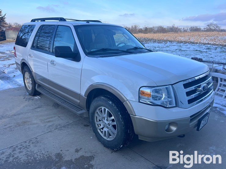 ford-expedition-xlt-image-3