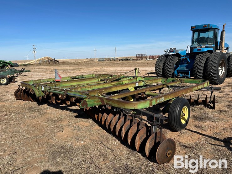 john-deere-235-image-5