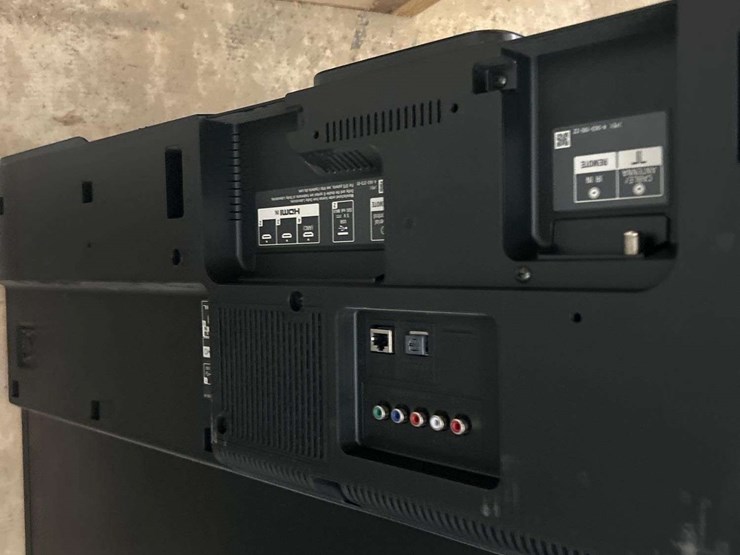 misc-televisions-and-computer-monitors-with-mounts-image-25