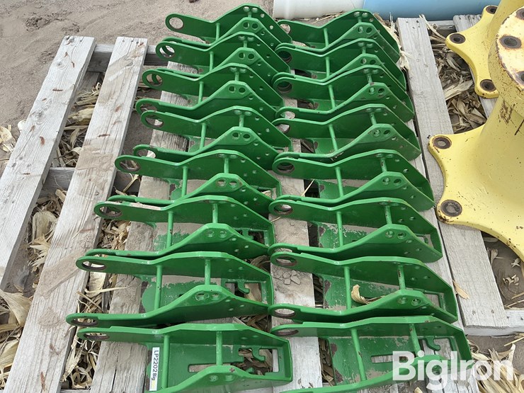 john-deere-16-image-8